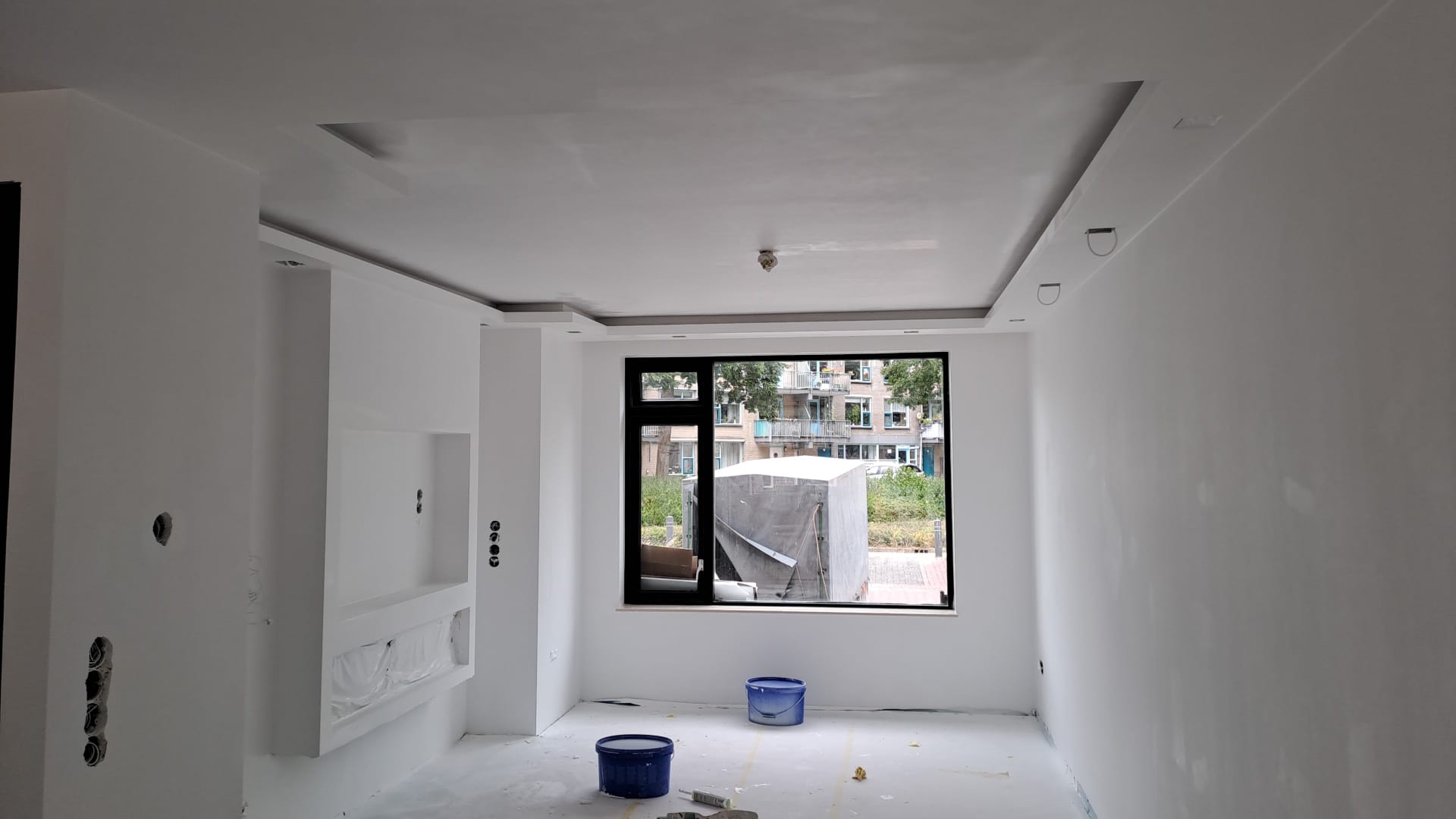 Project: verlaagd plafond met stucwerk randdetail